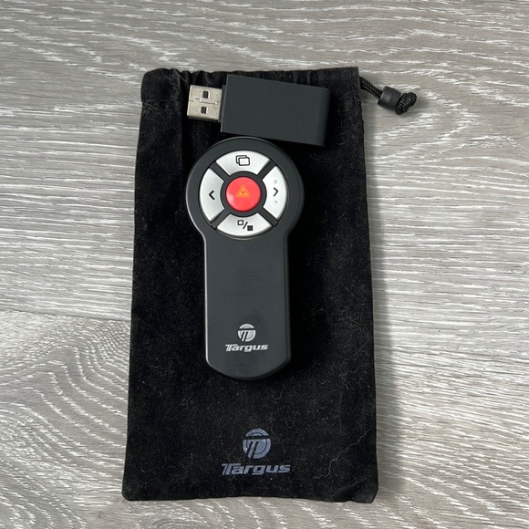 Targus AMP03US Black 5 Buttons RF Wireless Laser Presenter with Laser Pointer - Picture 2 of 6